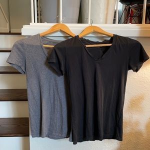 BOTH Everlane black and charcoal cotton v-neck bundles size XS